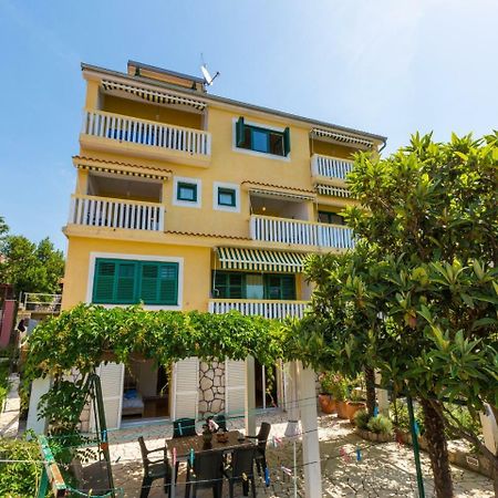 Apartments Neno Crikvenica Luaran gambar