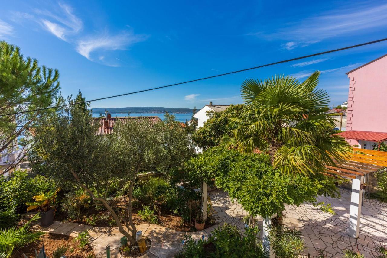 Apartments Neno Crikvenica Luaran gambar